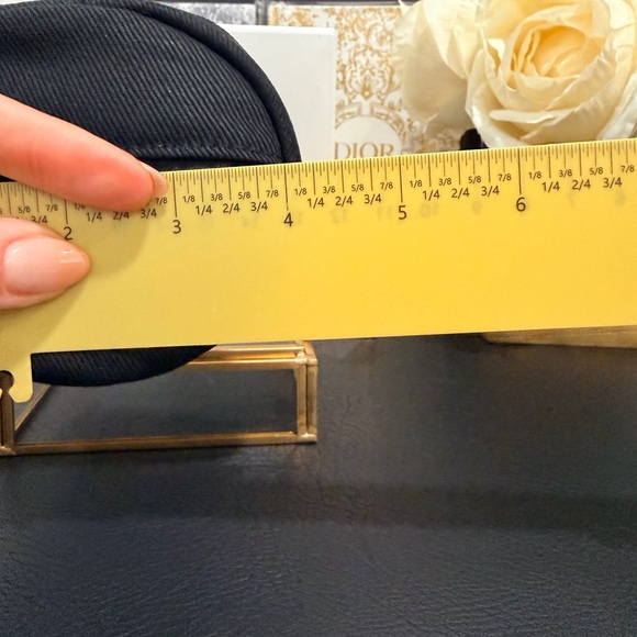 Chanel Beaute Black Coin/Airpods/lipstick pouch - NIB - Picture 7 of 7